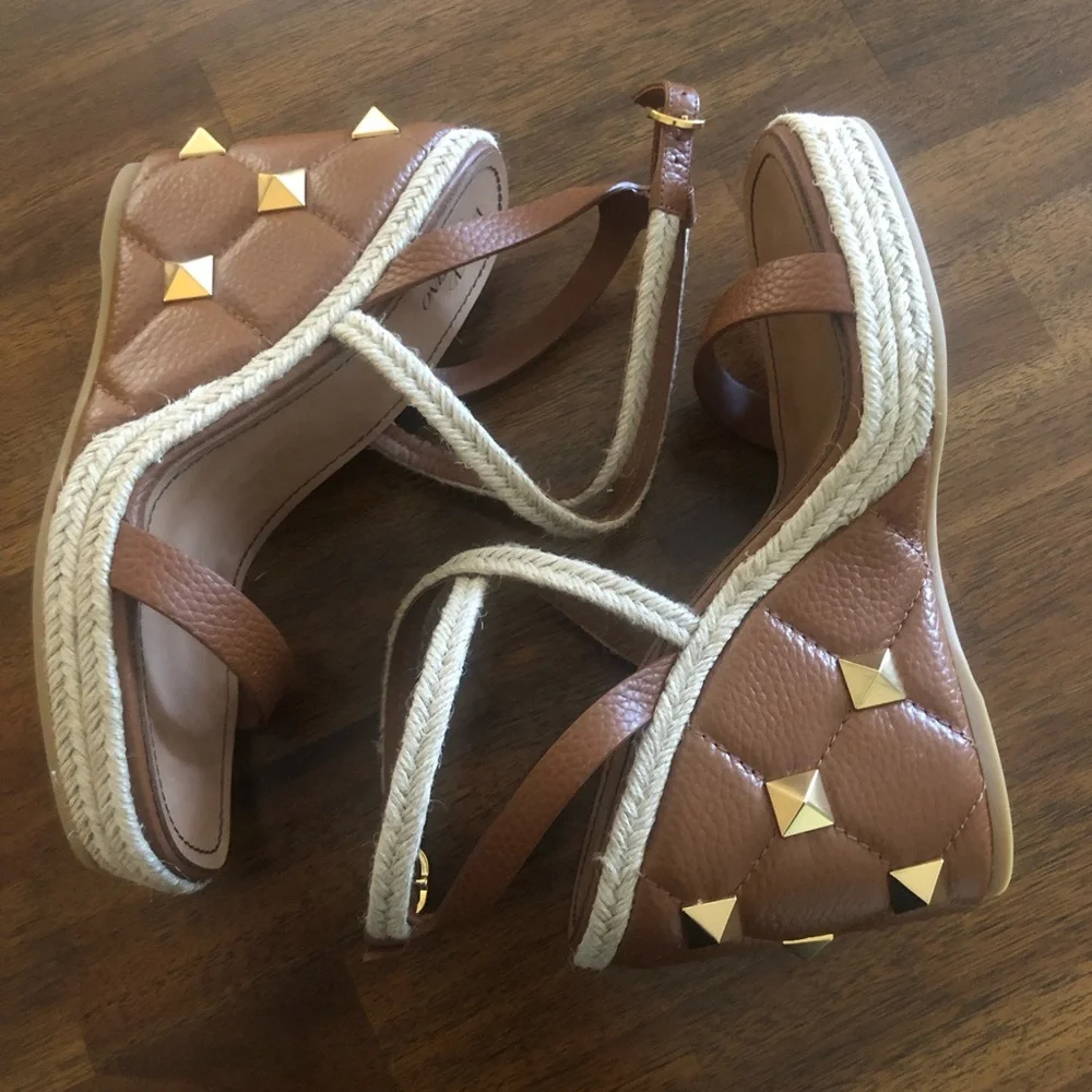 NIB $1150 Valentino Garavani Roman Stud Quilted Wedge Espadrilles in size 8/38!